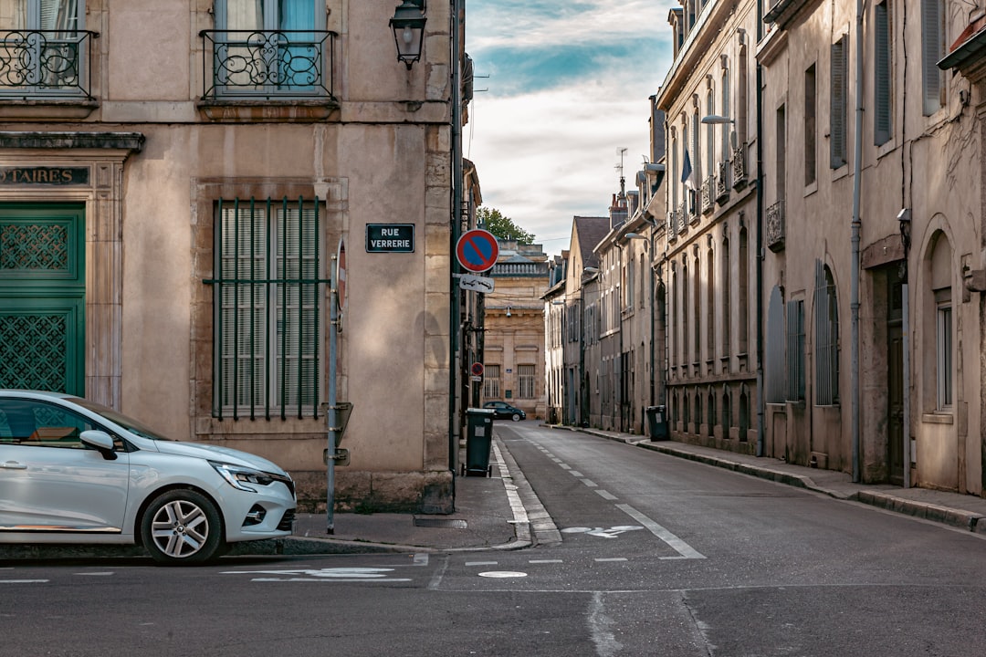 Tableau comparatif des tarifs d'assurance automobile France 2026 avec augmentations