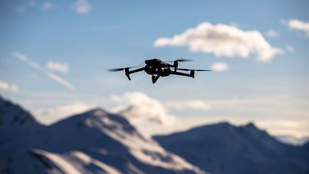 Faire voler un drone dans les Alpes-Maritimes : zones interdites, carte à lire et spots autorisés