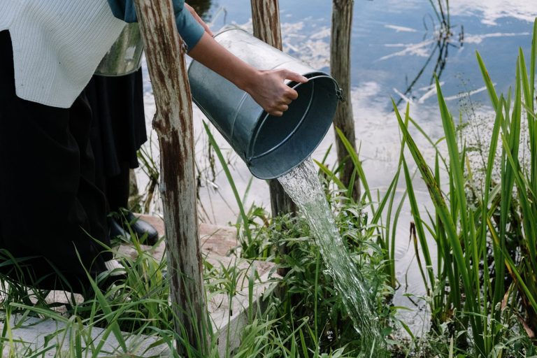 Les conséquences des sécheresses sur l&rsquo;eau disponible dans nos foyers