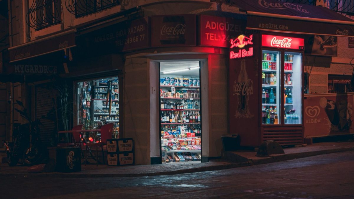 Épicerie de nuit à Carcassonne : où et jusqu&rsquo;à quelle heure ?